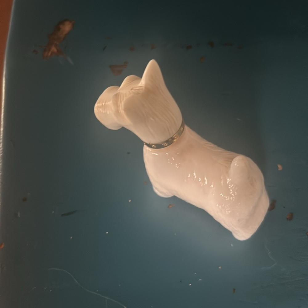Vintage Milkglass Scottie Dog Fragrance Figurine - Picture 4 of 10